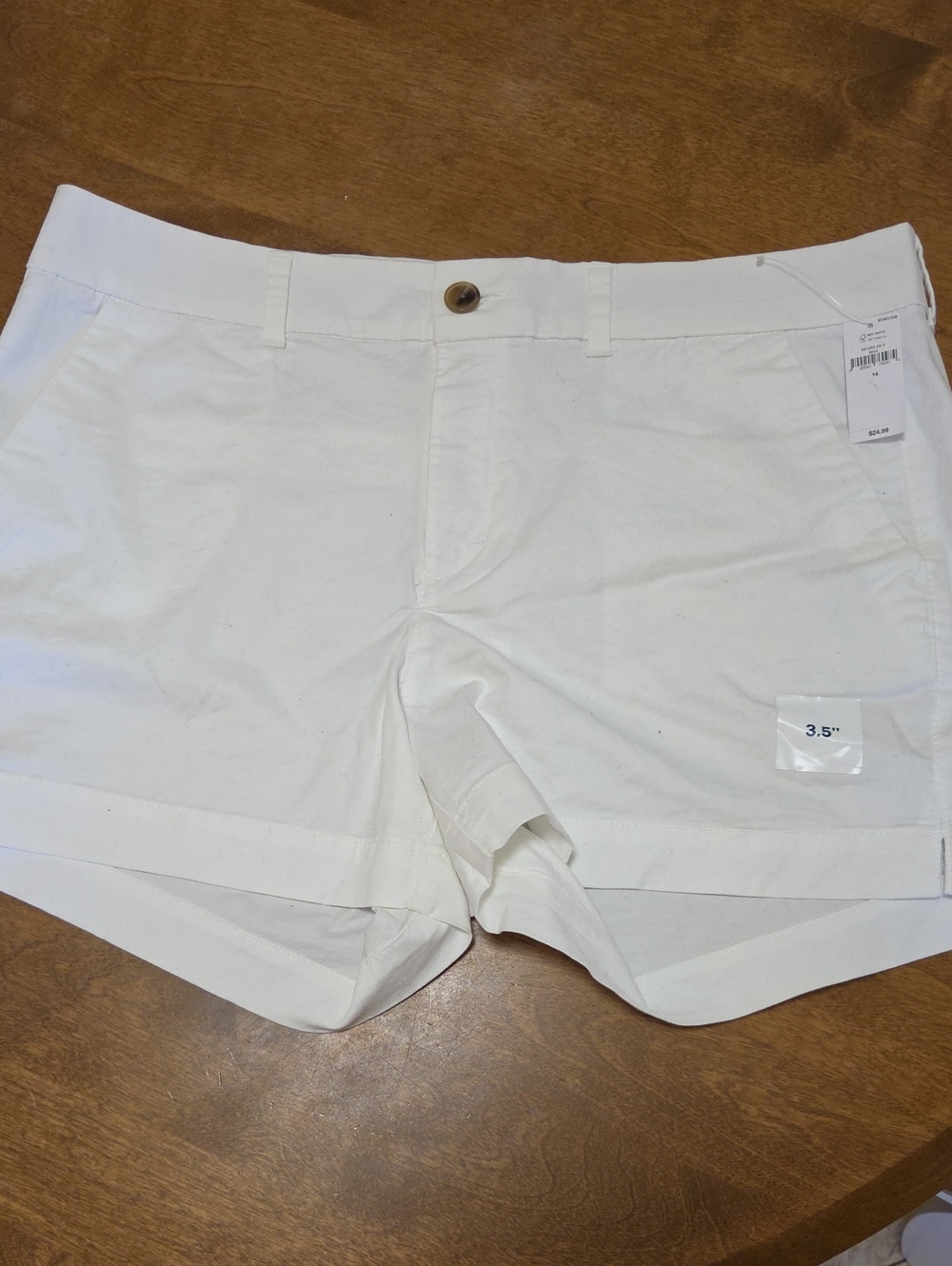 Relaxed Mid‐Rise Everyday Shorts
